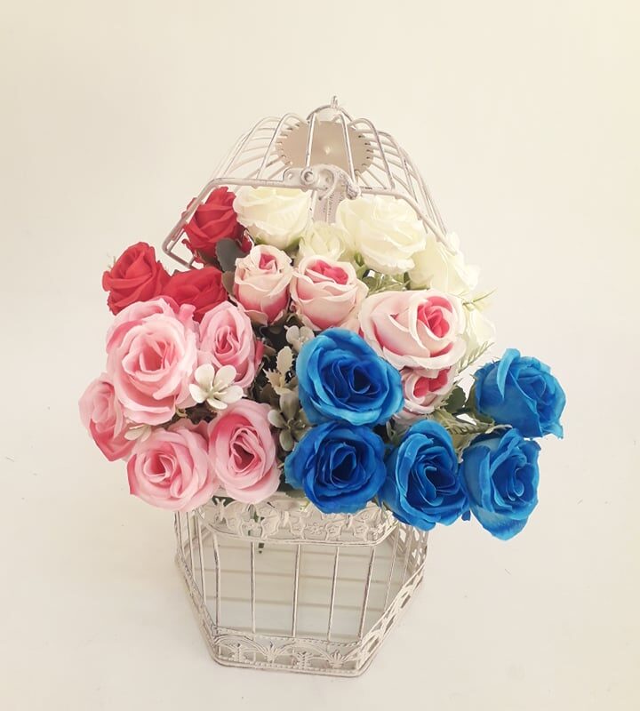 Rosas con helecho