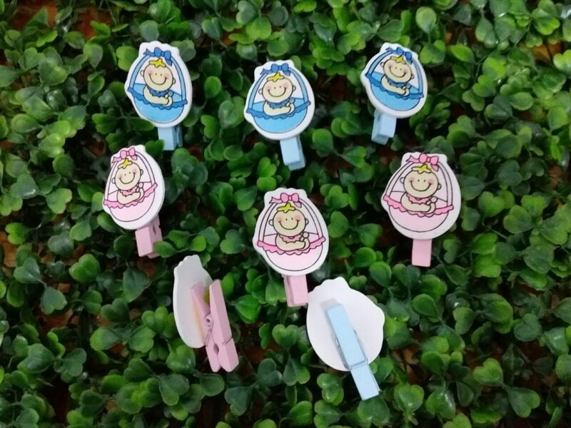 Souvenir broche